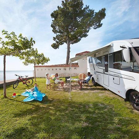 Camping Adria Ankaran - Pitches Экстерьер фото