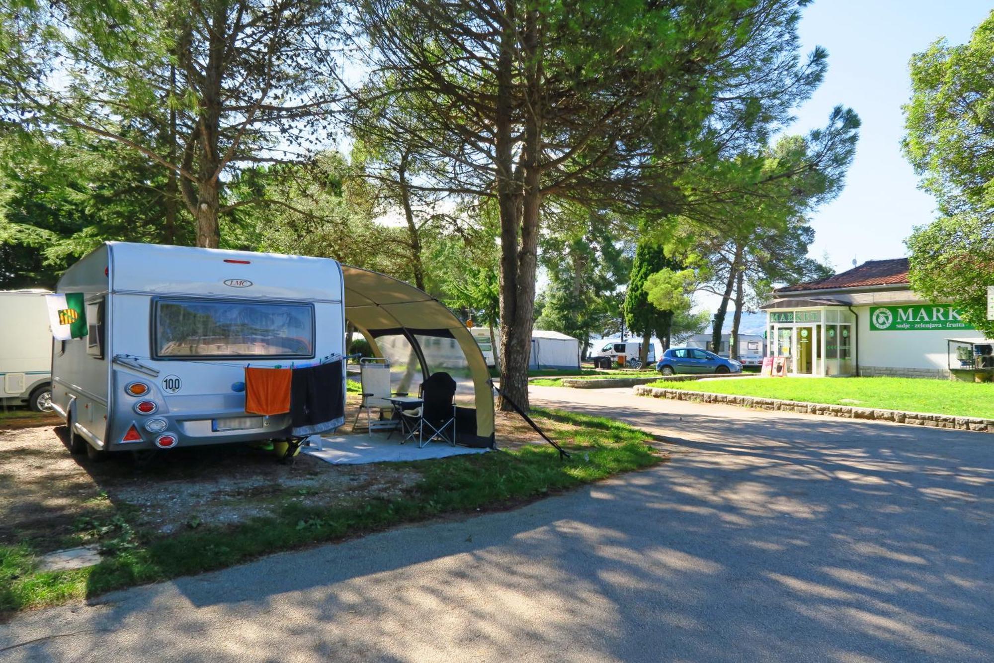 Camping Adria Ankaran - Pitches Экстерьер фото