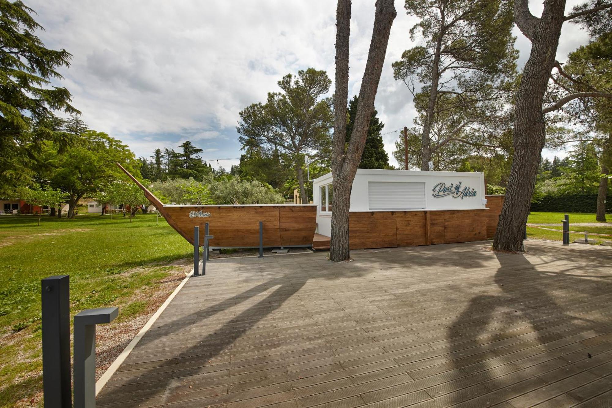 Camping Adria Ankaran - Pitches Экстерьер фото