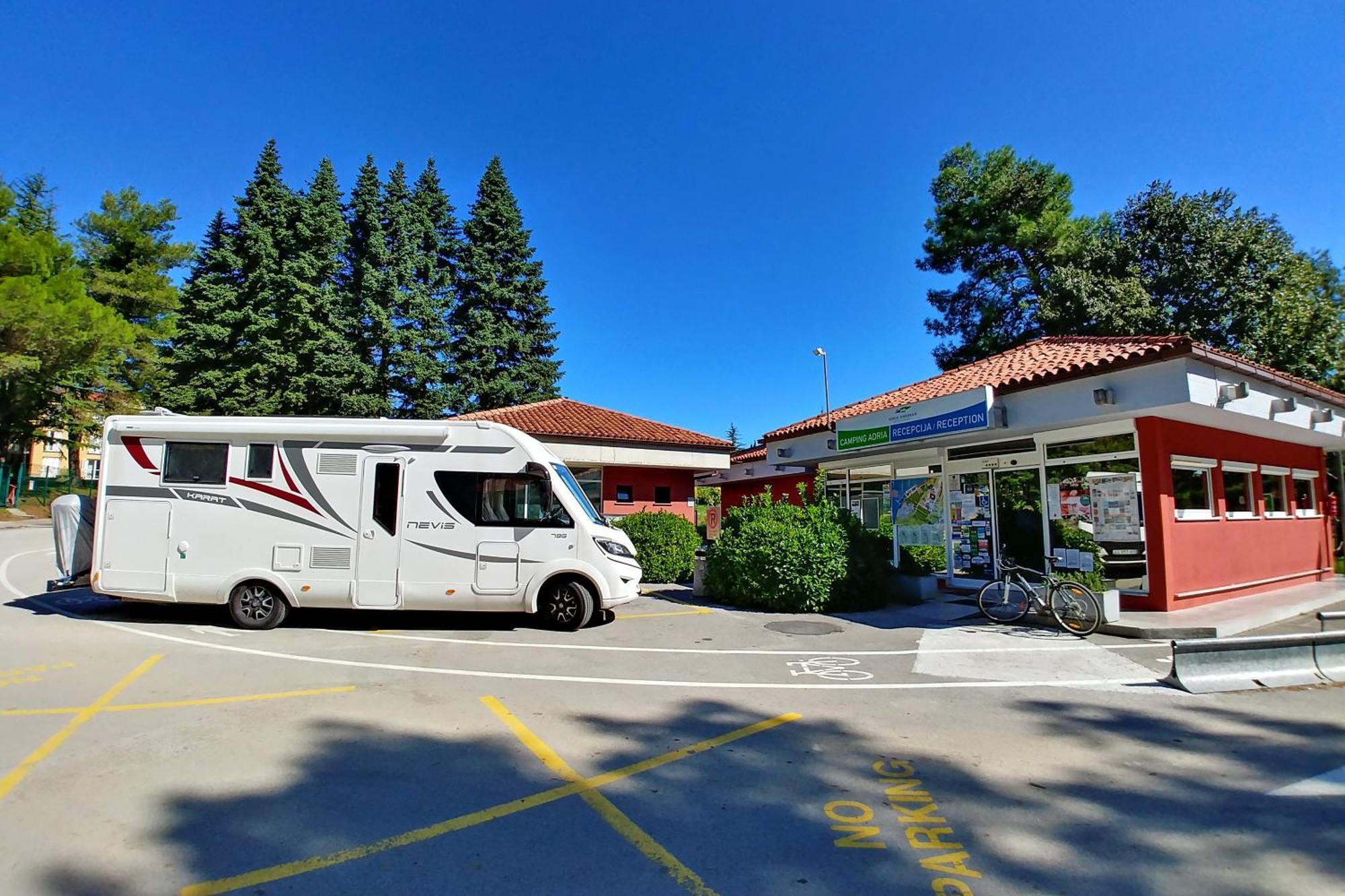 Camping Adria Ankaran - Pitches Экстерьер фото