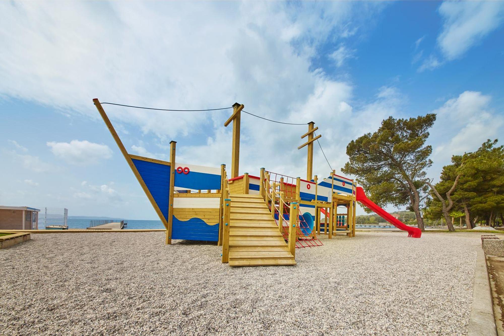 Camping Adria Ankaran - Pitches Экстерьер фото