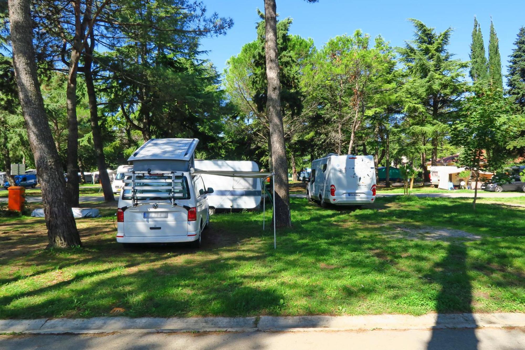 Camping Adria Ankaran - Pitches Экстерьер фото